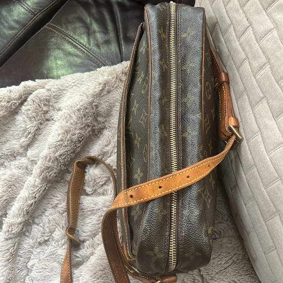 Louis Vuitton Trocadero 30 Crossbody bag - Picture 4 of 14